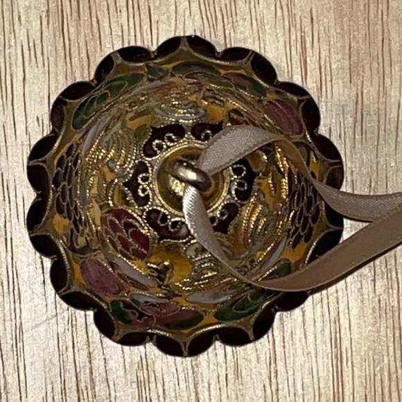 Cloisonné Enameled Ornament Molded Coppe Bell with Grapes And Flowers NYCO - Picture 7 of 7